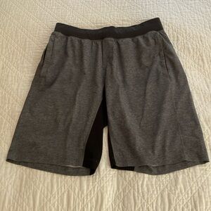 Mens size large lululemon athletic shorts